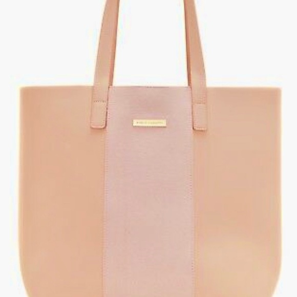 ⚜️VINCE CAMUTO Tote⚜️ - Picture 2 of 5